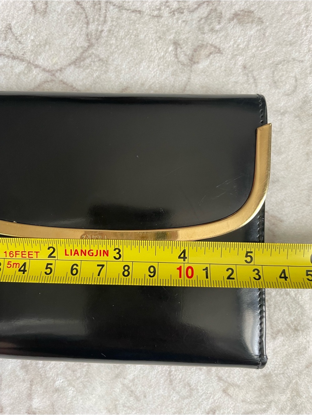 Gucci Black Patent Leather Trifold Wallet with Gold Bar Detail - Picture 14 of 15